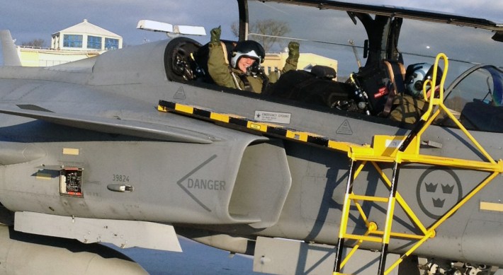 "My flying experience in Gripen pushed me over the edge forever" Joanna Sjölander "My flying experience in Gripen pushed me over the edge forever" Joanna Sjölander