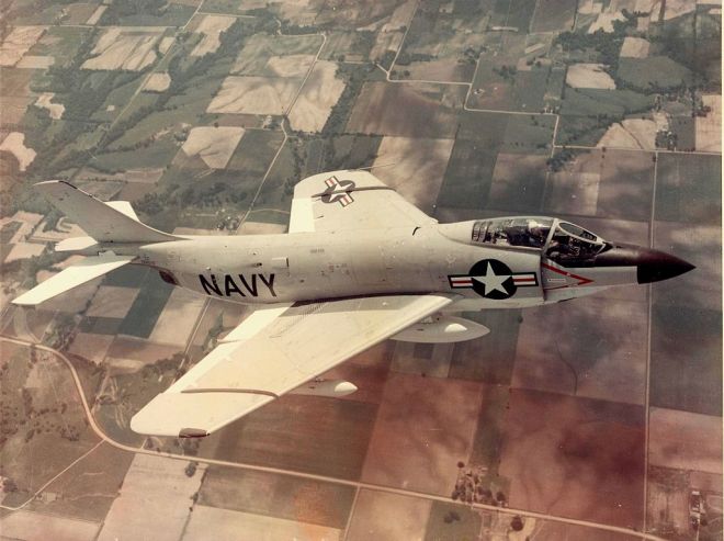 1024px-McDonnell_F3H-2N_Demon_in_flight_in_1956