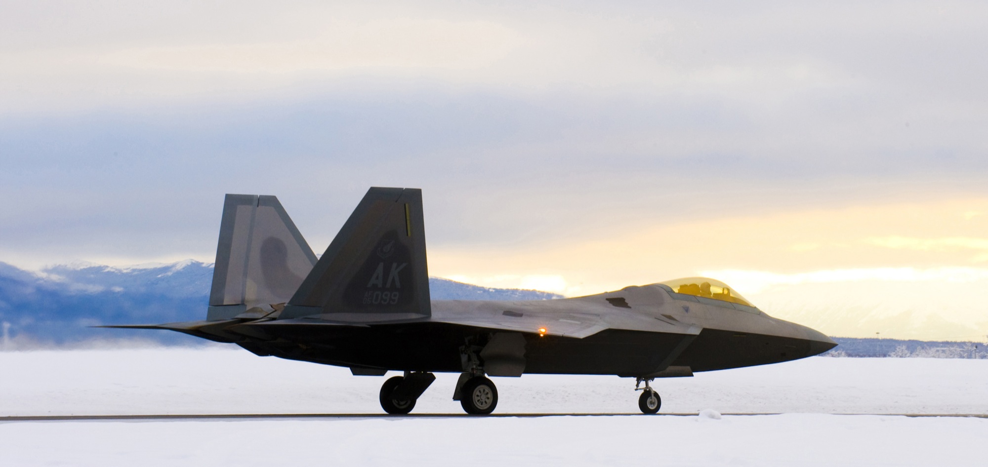 s F-22s prepare for IOC | Hush-Kit Aviation World