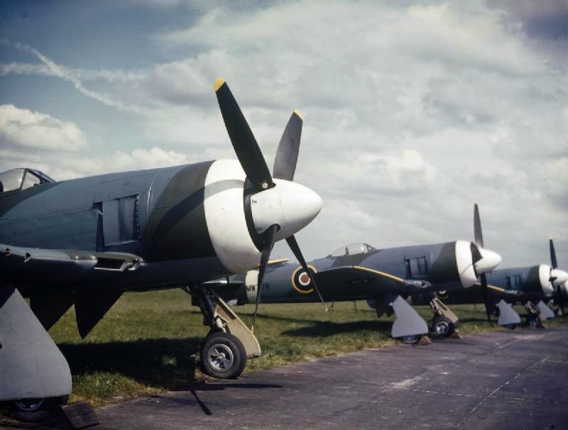 Hawker_Tempest_II_at_Hawker_plant_c1945.jpg