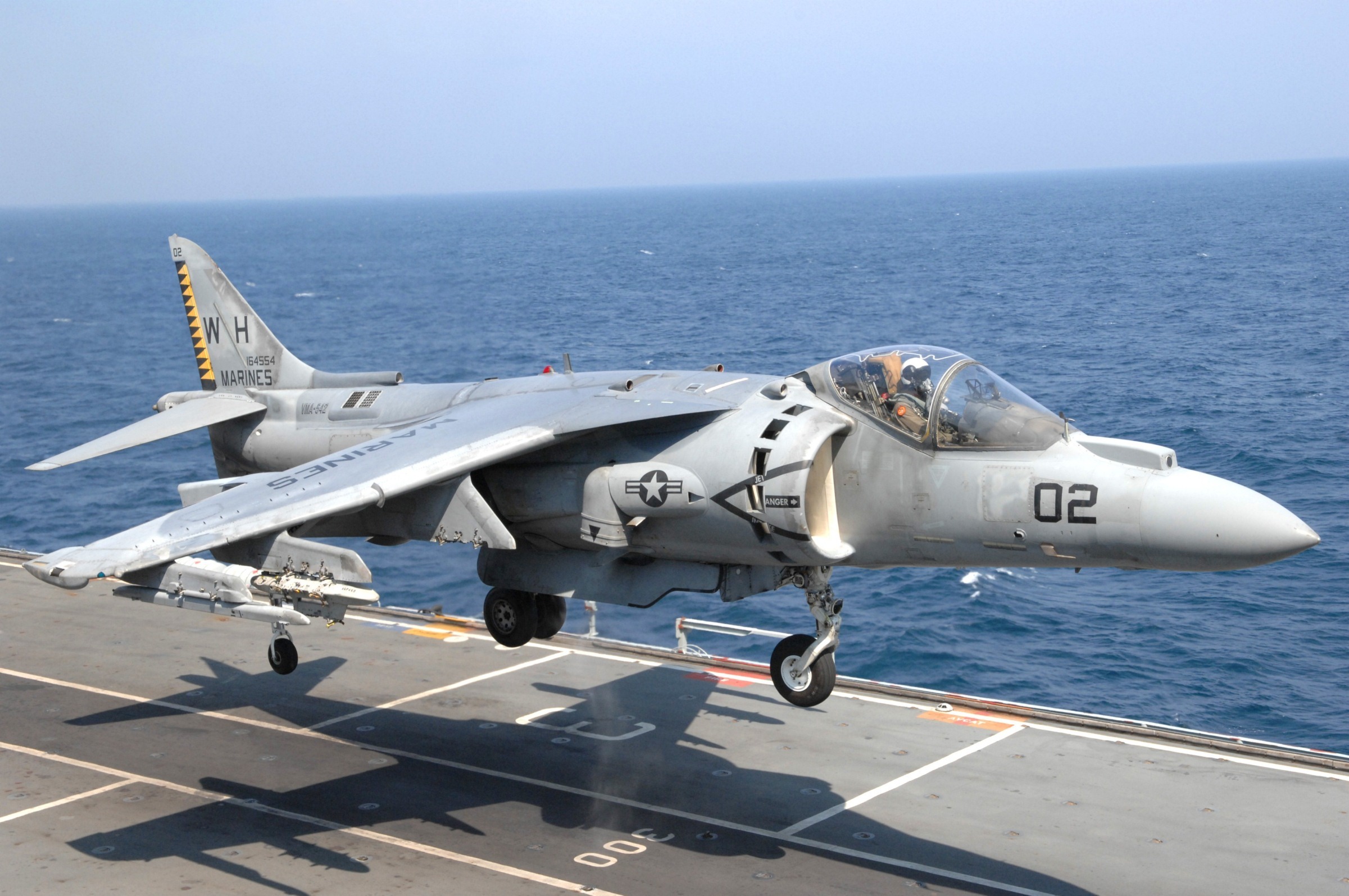 boeing_av-8b_harrier_II_vertical_landing.jpg