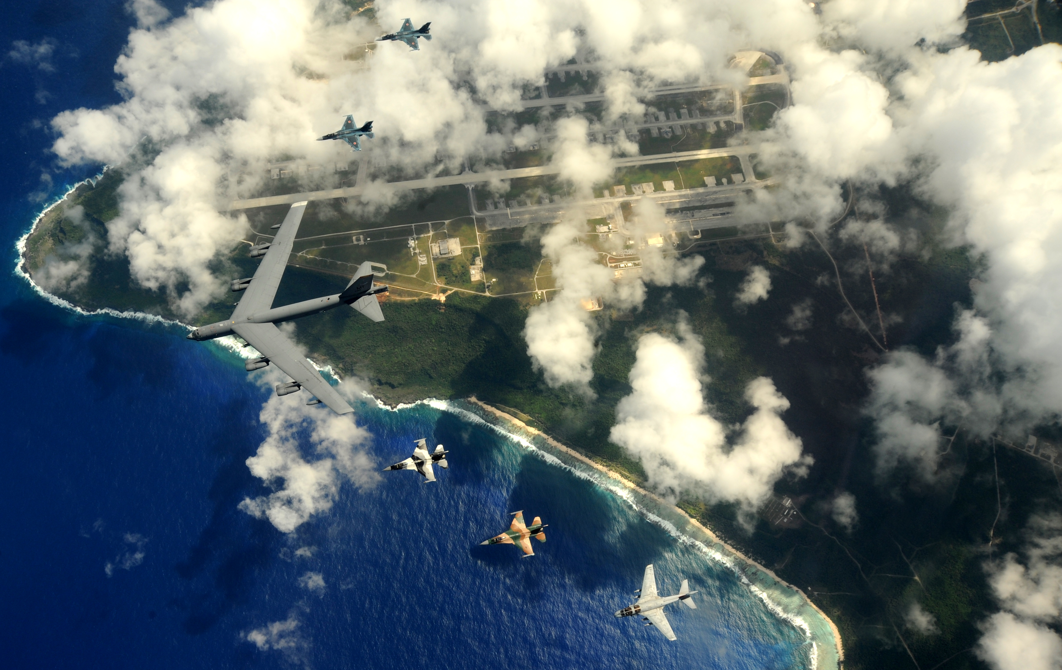 B-52_over_Guam.jpg