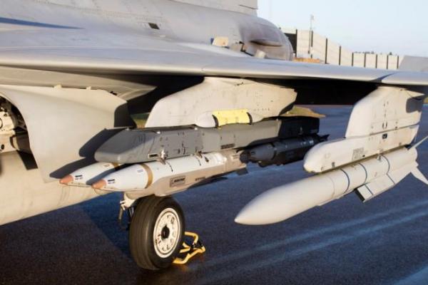 Swedish-AF-Gripens-now-carry-Meteor-missiles.jpg