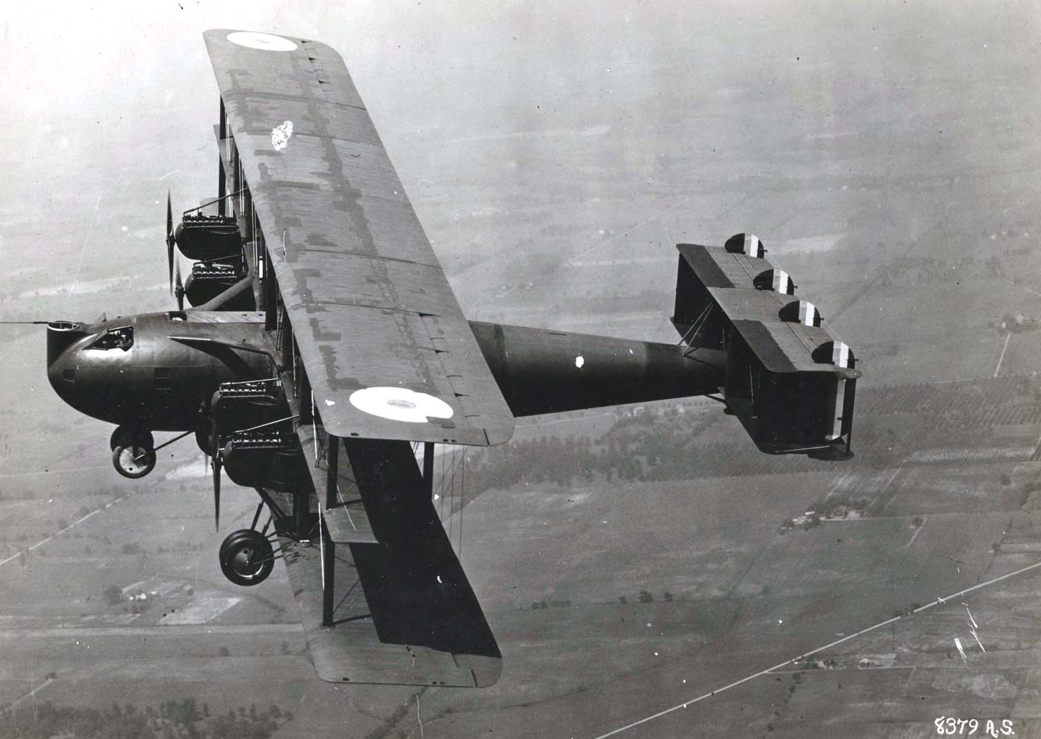 Barling_Bomber_in_flight.jpg