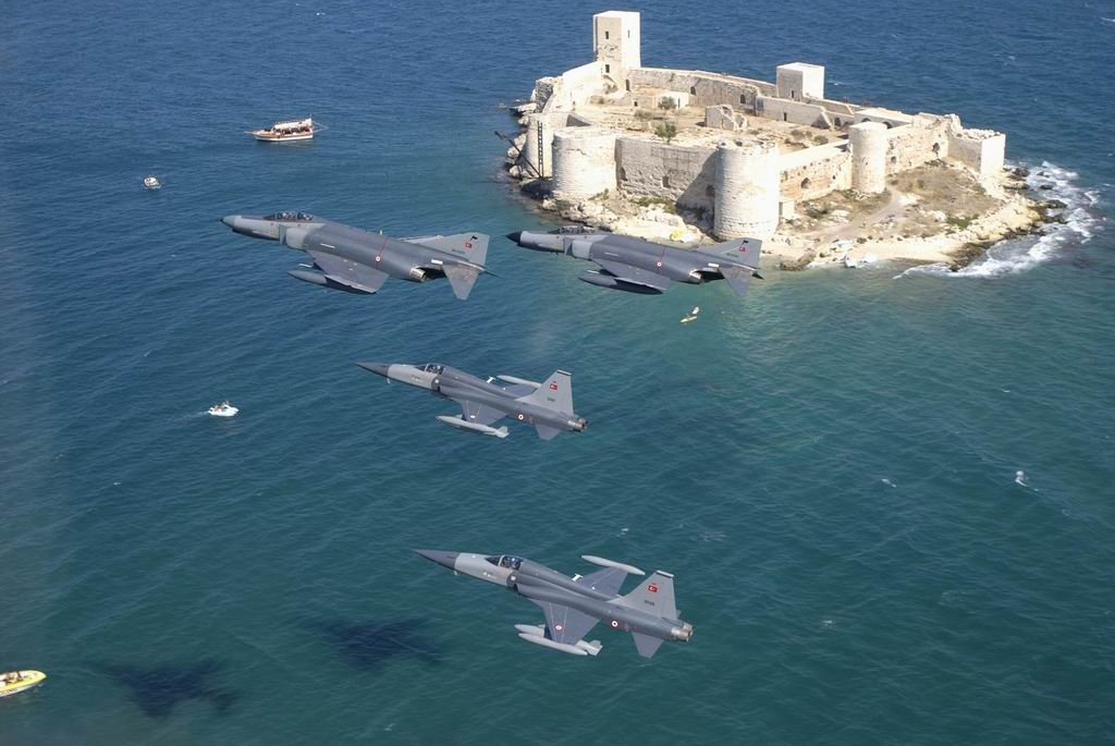 4_F-5A 2000 with F-4E 2020.jpg