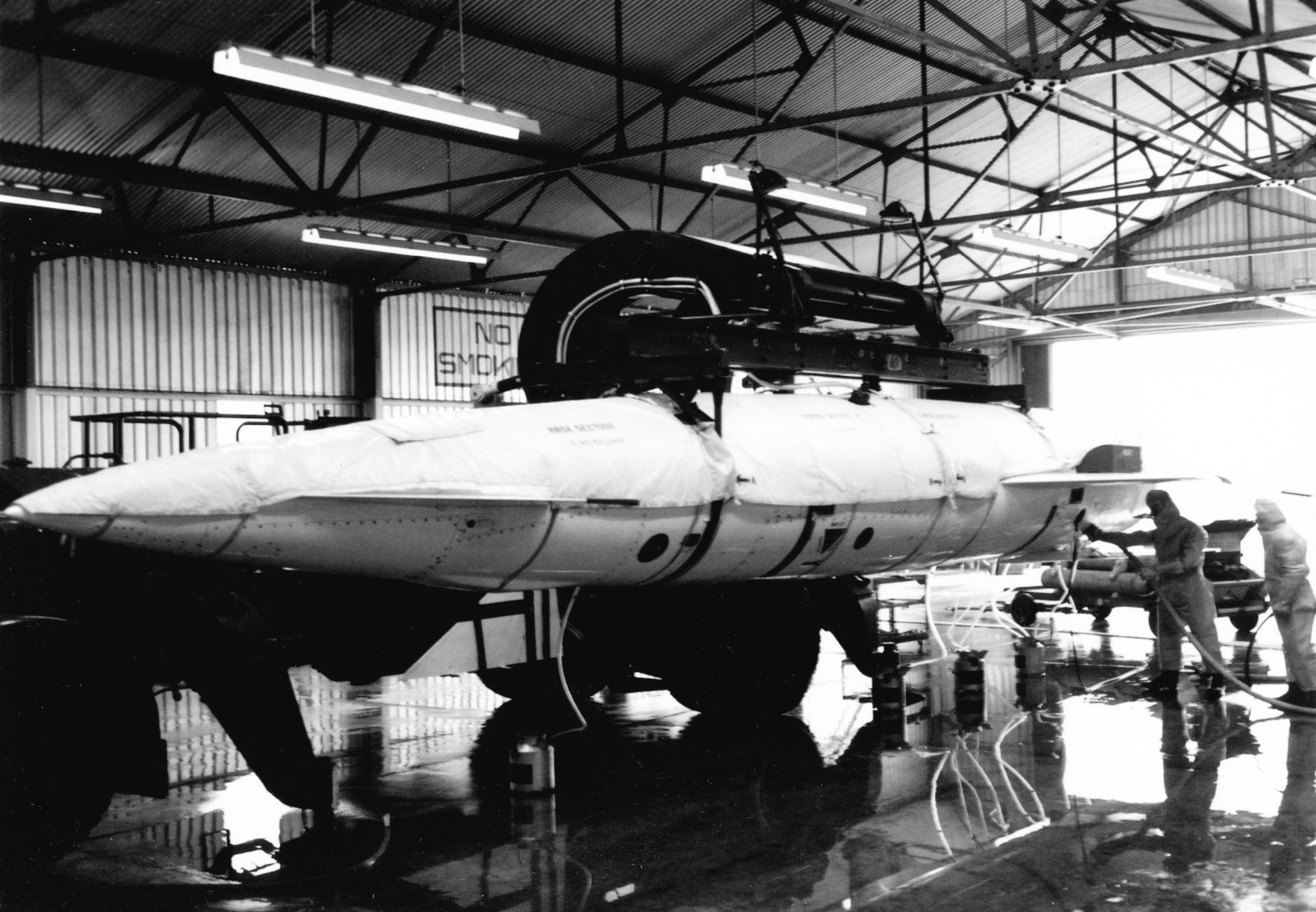 Avro Blue Steel missile fuelling.jpg