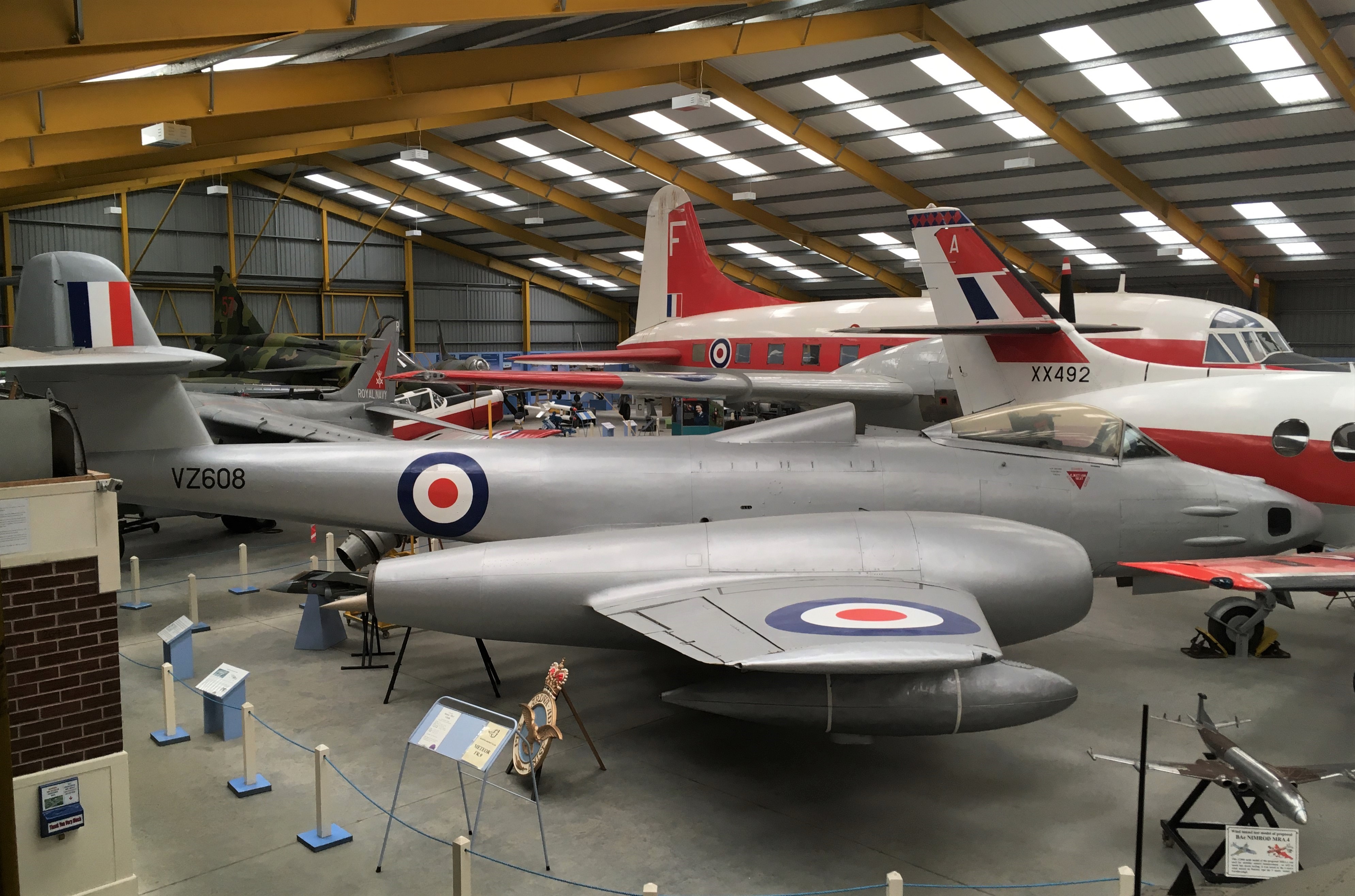 14 VZ608 Hangar 2.JPG