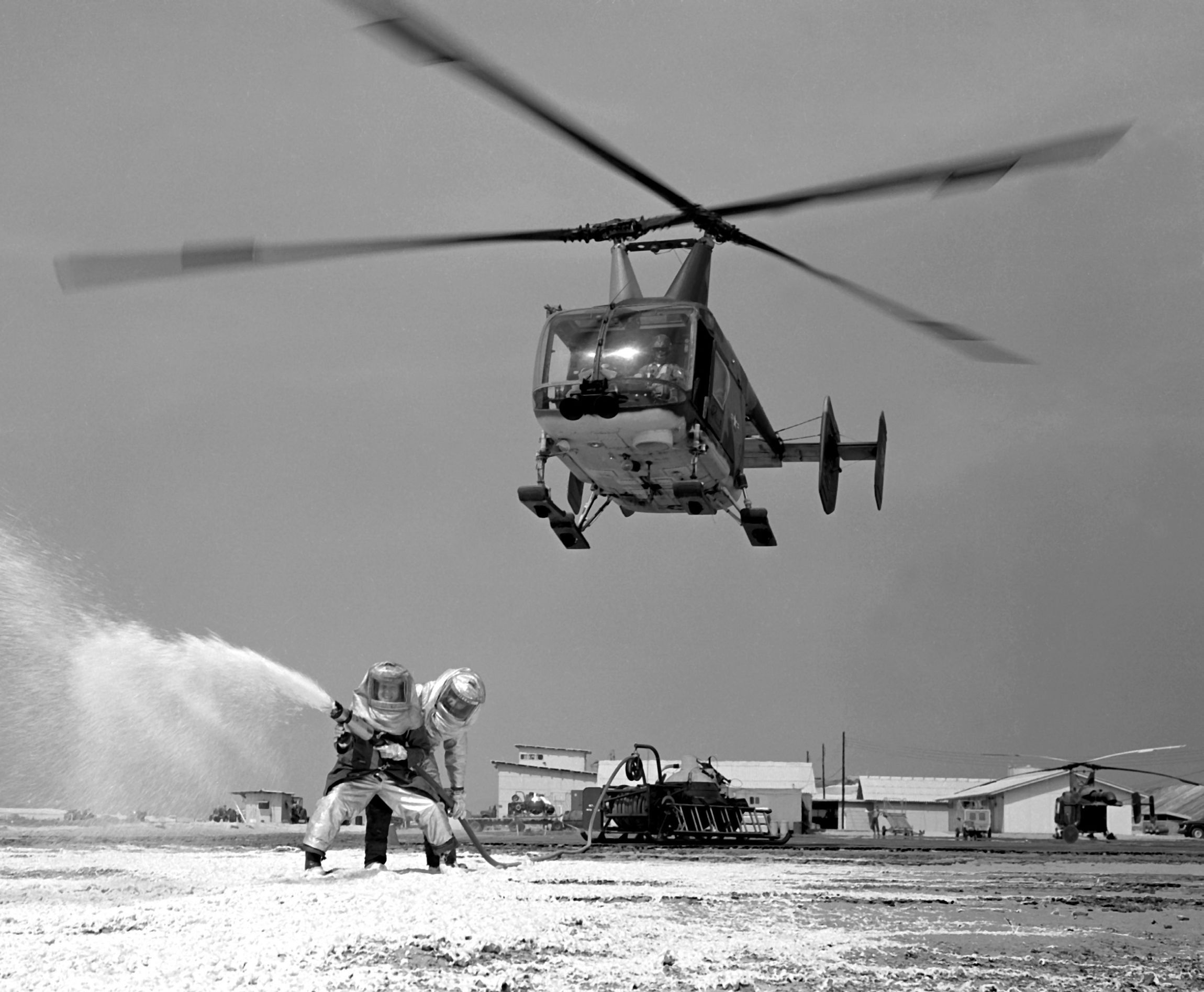 HH-43B_Huskie_at_Cam_Ranh_Bay